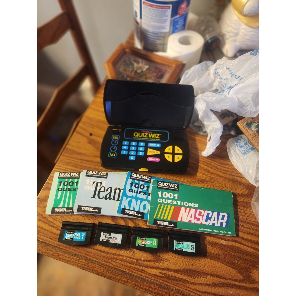 1993 Tiger Electronics Quiz Wiz Electronic Game, 4 Cartridges & Books, TESTED